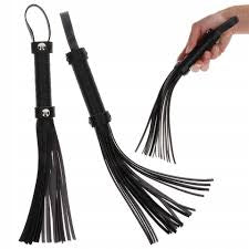 Short  Flogger - Black